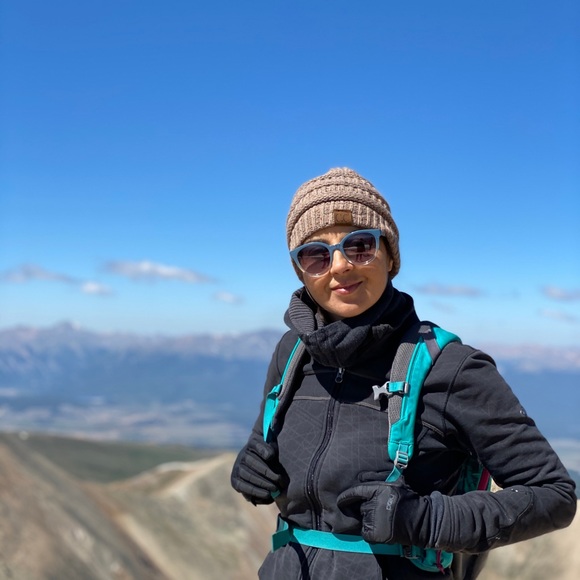 Meet your Posher, Danielle - Picture 2 of 2